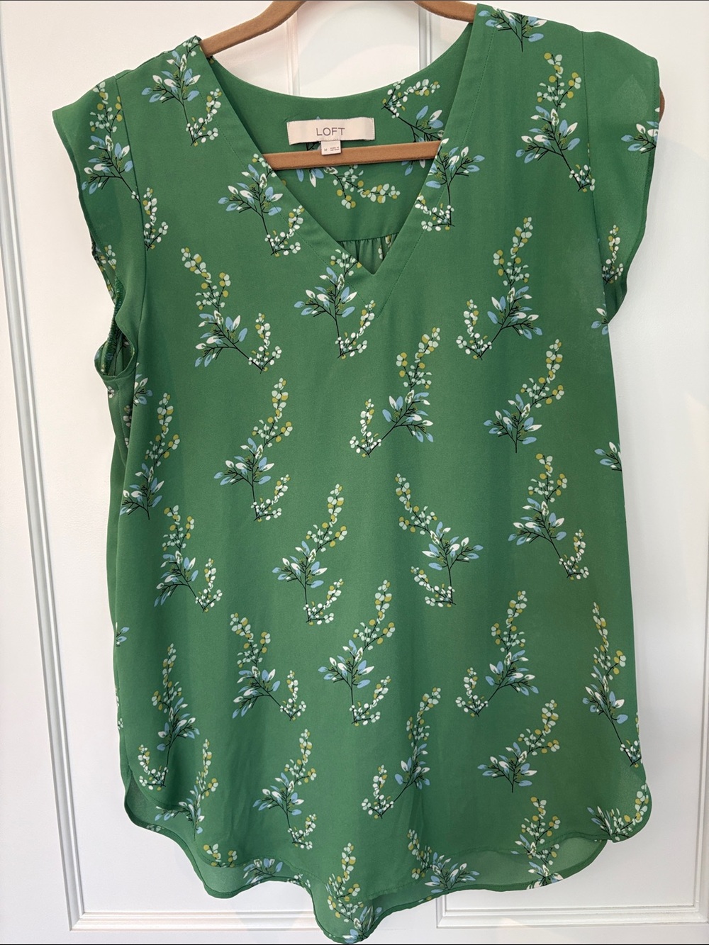 LOFT Green Floral V-Neck Cap Sleeve Top